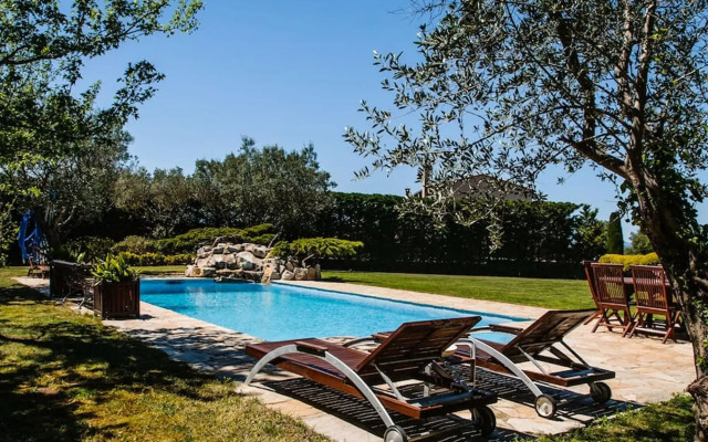 Ideal villa in Peralada with private pool and garden