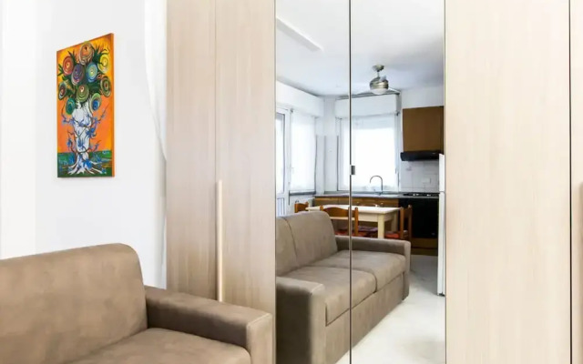 Pisani 4 in Monza With 1 Bathrooms