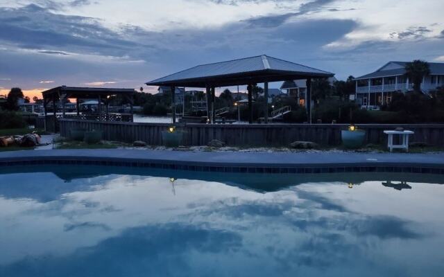 Sunset Harbor 3 Bedroom Home by Redawning