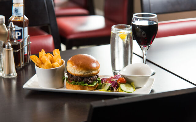 Holiday Inn Express Glasgow Airport by IHG