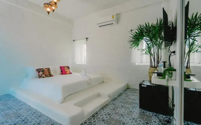Frida Friday Boutique Hotel
