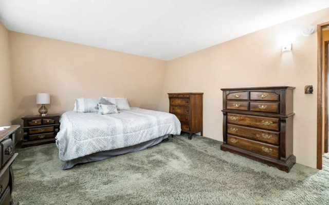 Ned's Snow Fun - 3br/2ba/spacious Living Room/wifi/foosball Table 3 Bedroom Home