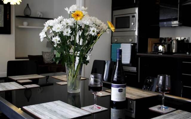 Licatas Apartment Cotswolds Sleeps 6