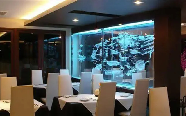 The Residence Airport & Spa