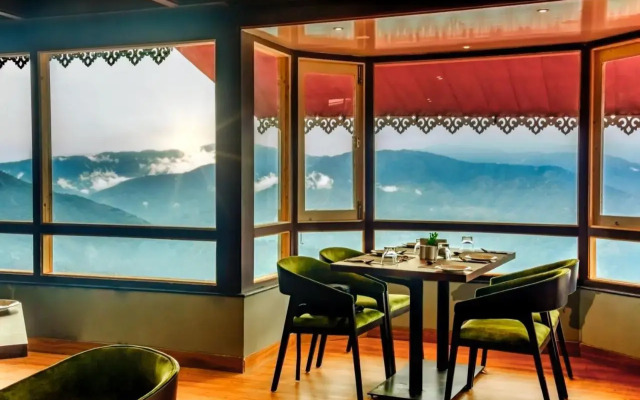 Sumitel Vista 800m from Mall Road