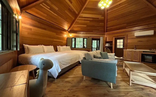 Senboard Manor