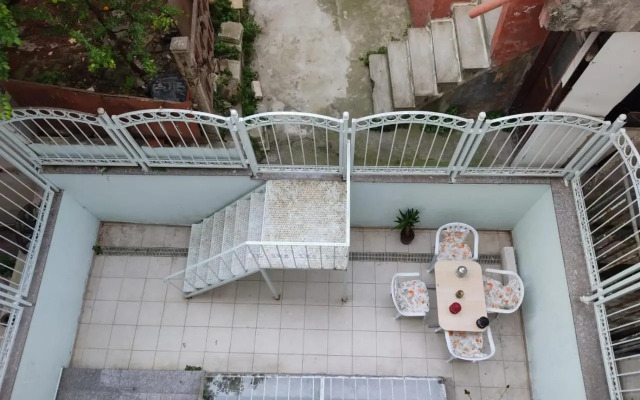 Cozy 1+1 and garden, in center of Kadıköy-İstanbul