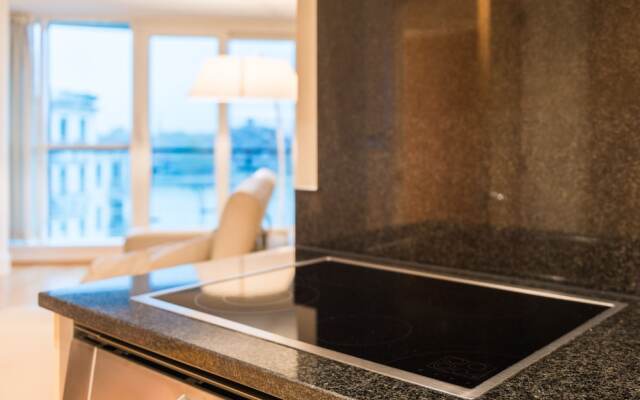 Stunning Flat Overlooking the Thames