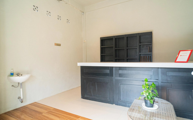 RedDoorz near Wisata Paribendo Lawang