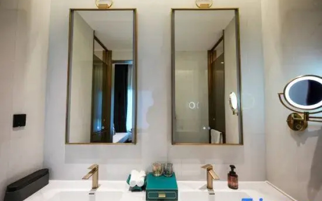 Hongtang Hotel (Zhengzhou Hi-tech Development Zone Wanda Plaza)