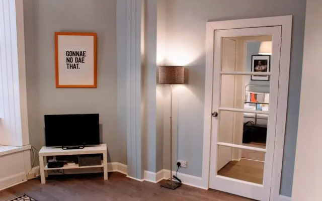 1 Bedroom Apartment In Edinburghs New Town