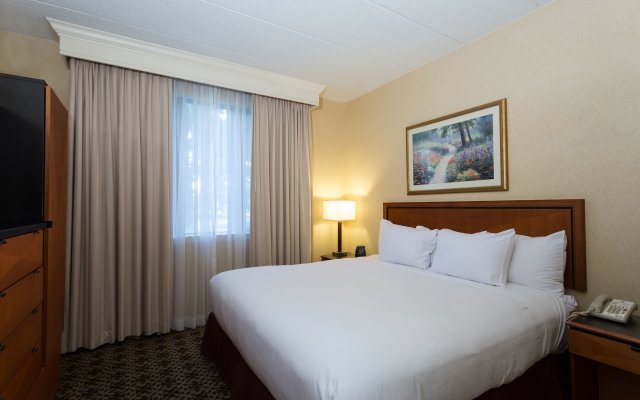 DoubleTree Suites by Hilton Hotel Mt. Laurel