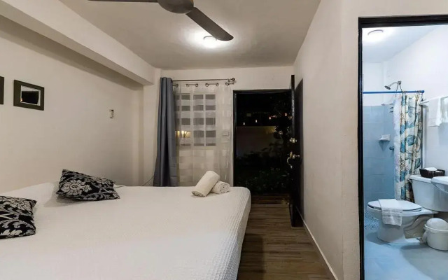 Vacation Rental - Standard Room at Casa Cocoa