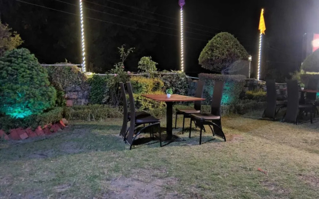 The Luv Hill Hotel And Cafe
