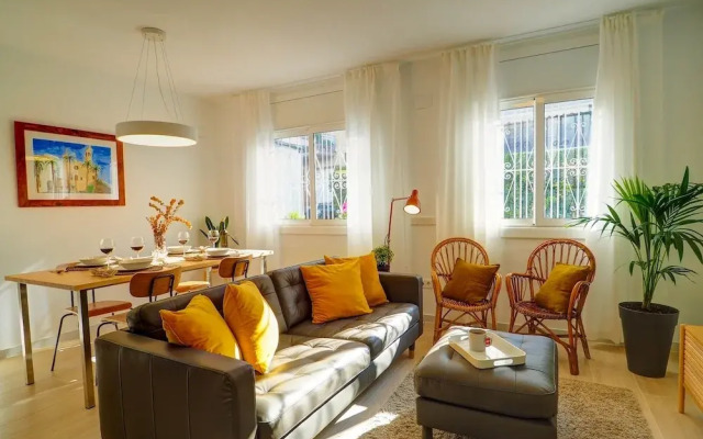 San Sebastian Apartment with Patio by Hello Apartments Sitges