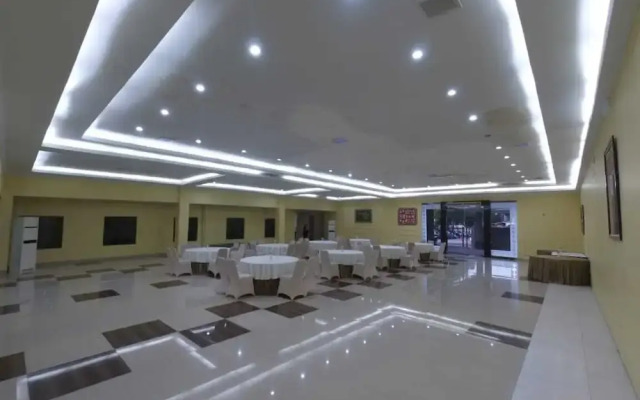 Anaya Hotel and Ballroom