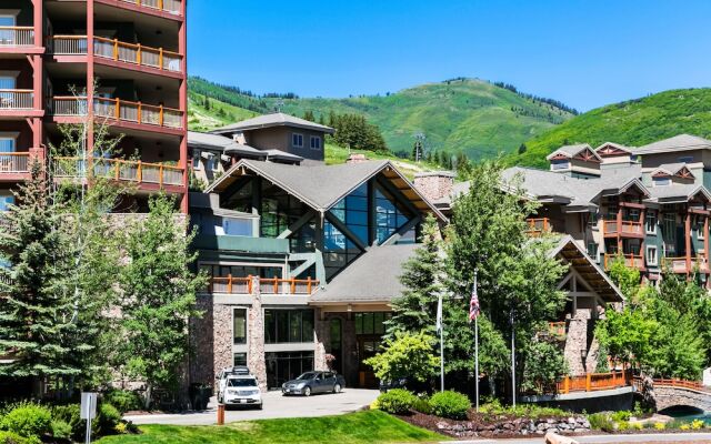 White Pines Studio at Westgate