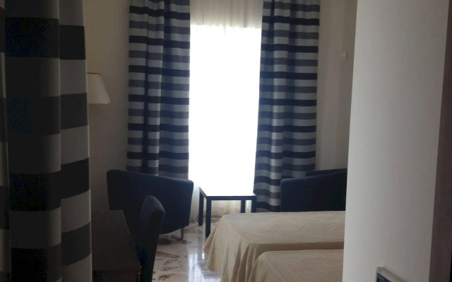 Grand Harbour Hotel