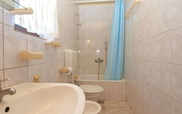Apartment 1294