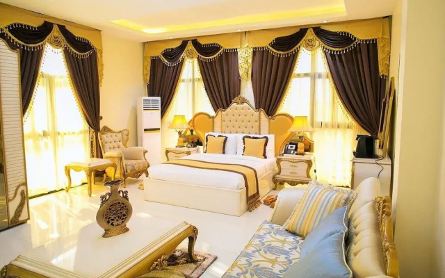 Echelon Heights Hotel