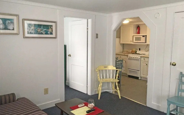 Carriage House Motel Cottages & Suites