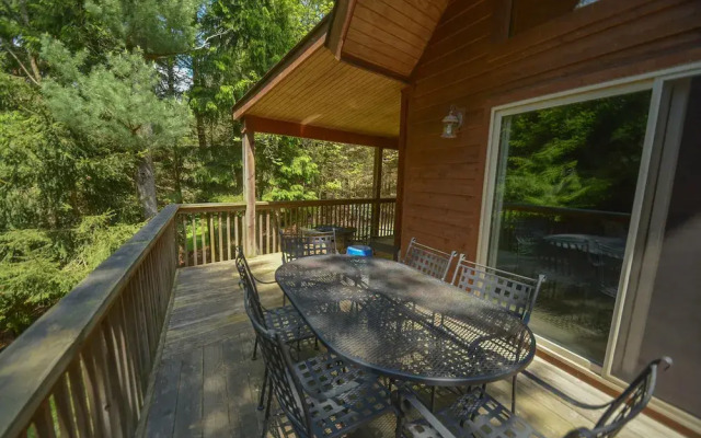 Bear Mountain Lodge 4 Bedroom House