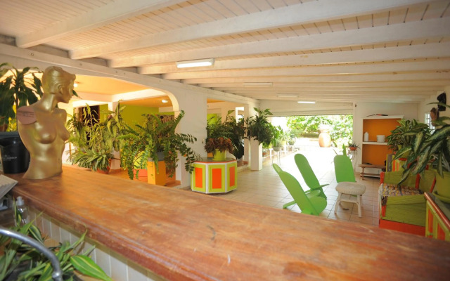 Au Domaine Des Bougainvilliers