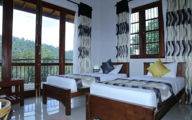 The Springfields Kandy