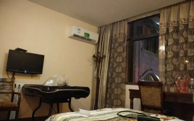 James Joyce Coffetel Lushan Guling Street
