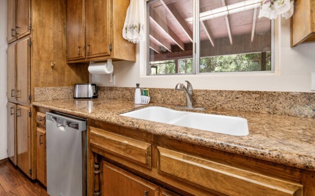 107 - Lakeview Cozy Retreat