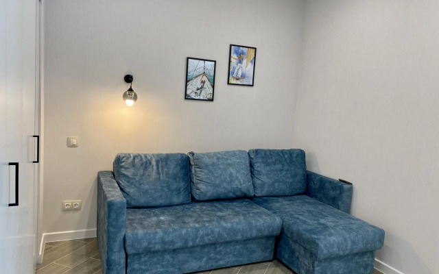 Лайнер на улице Максима Горького