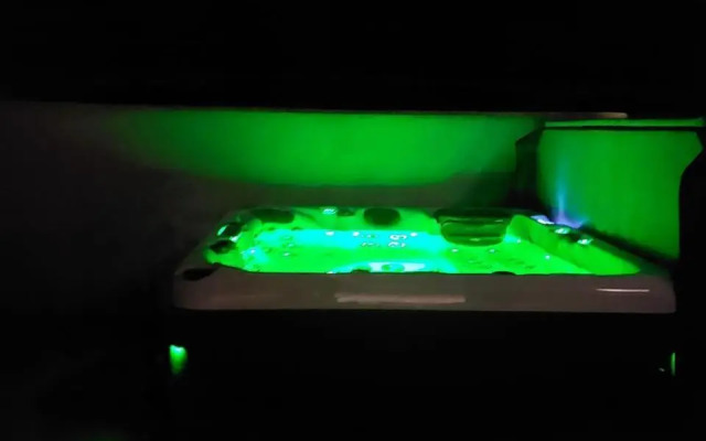 Jolie maison neuve avec jacuzzi