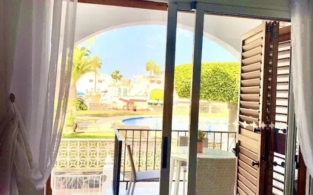 2-bed Apartment 10 min Drive to the Beach!