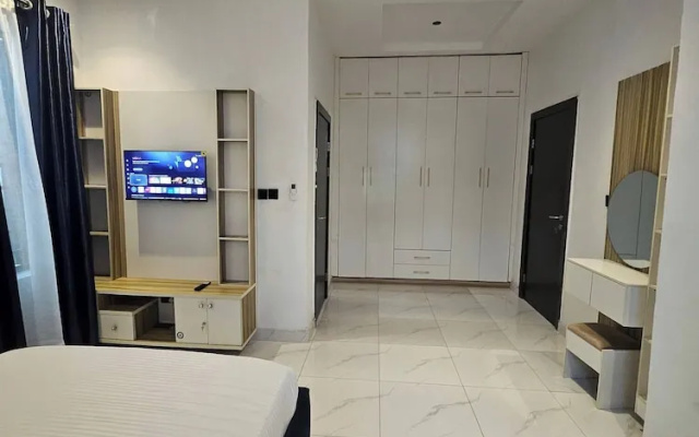 Luxury 5 Bedrooms Duplex With Swimming Pool