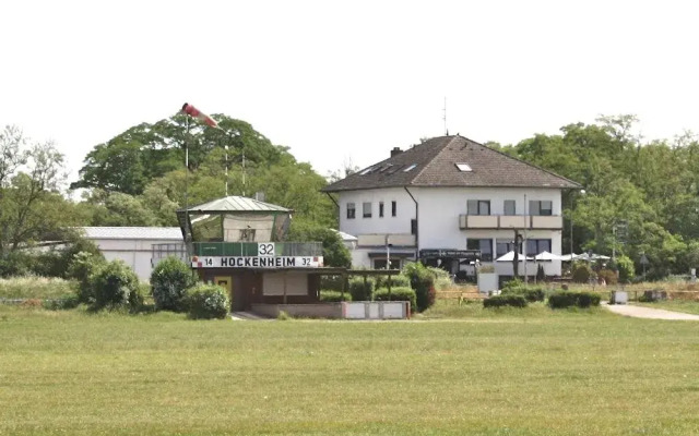 Hotel am Flugplatz B&B