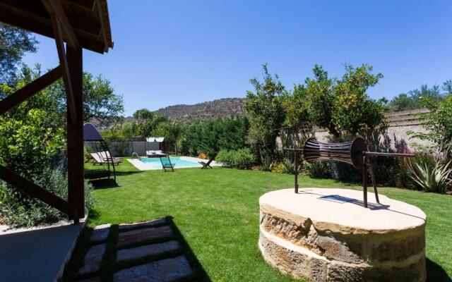 Beautiful & spacious villa with 38sqm pool & BBQ!