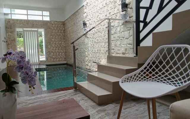 Villa NoRa with Private Pool at Batu Malang
