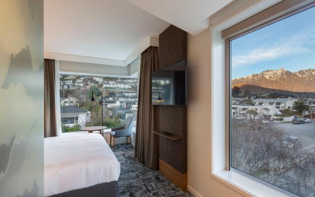 Holiday Inn Express And Suites Queenstown by IHG