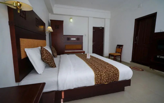OYO 10637 Hotel Chandana Residency