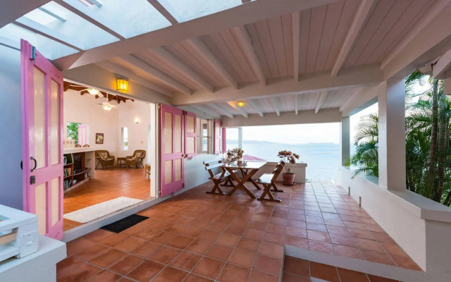 White Bay Villas and Beach Club