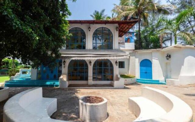 SaffronStays Casa Blanca