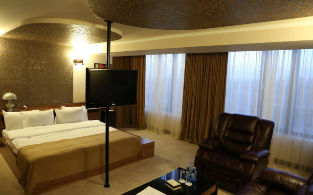 Bomo Nairi Hotel