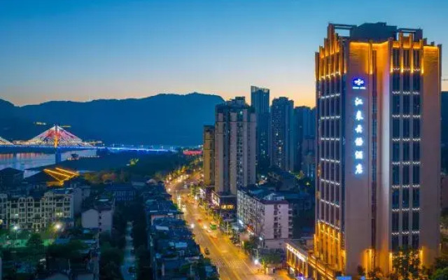 Yunyang Jianglai Yunyu Hotel
