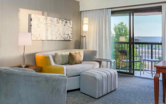 Courtyard Roseville Galleria Mall/Creekside Ridge Drive