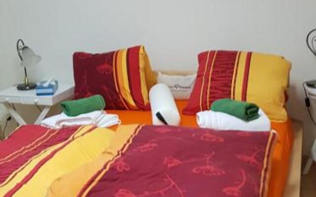 Hotel Happiness