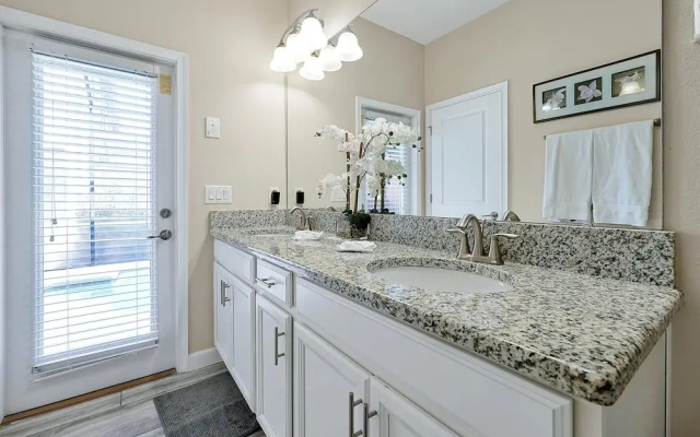 5424 Solterra Circle, Davenport,5beds