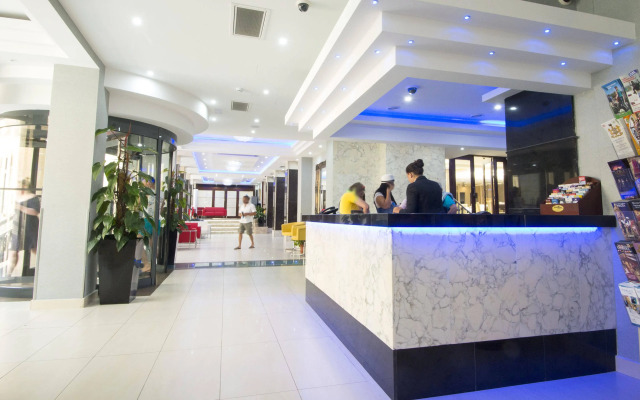 Alexandra Hotel