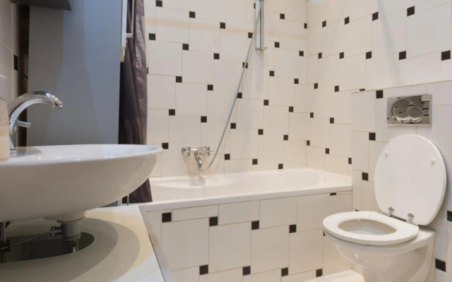 Spacious Apartment in Center with Terrace