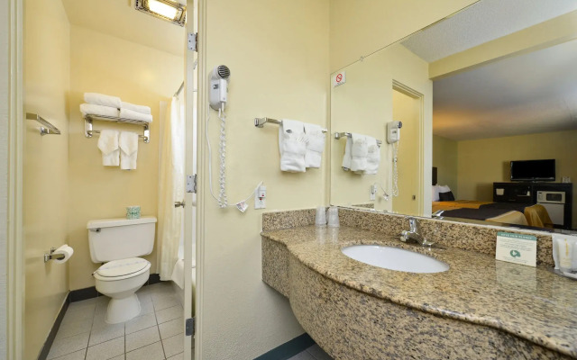University Inn & Suites