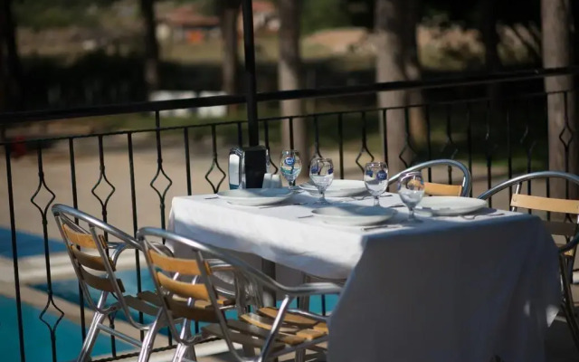 Petit Garden Hotel